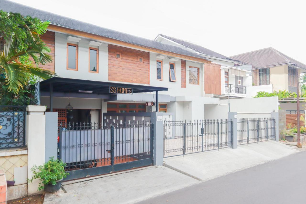 Oyo 2196 Ss Homes Dżakarta Zewnętrze zdjęcie